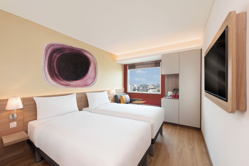 Ibis Mumbai BKC 33/75