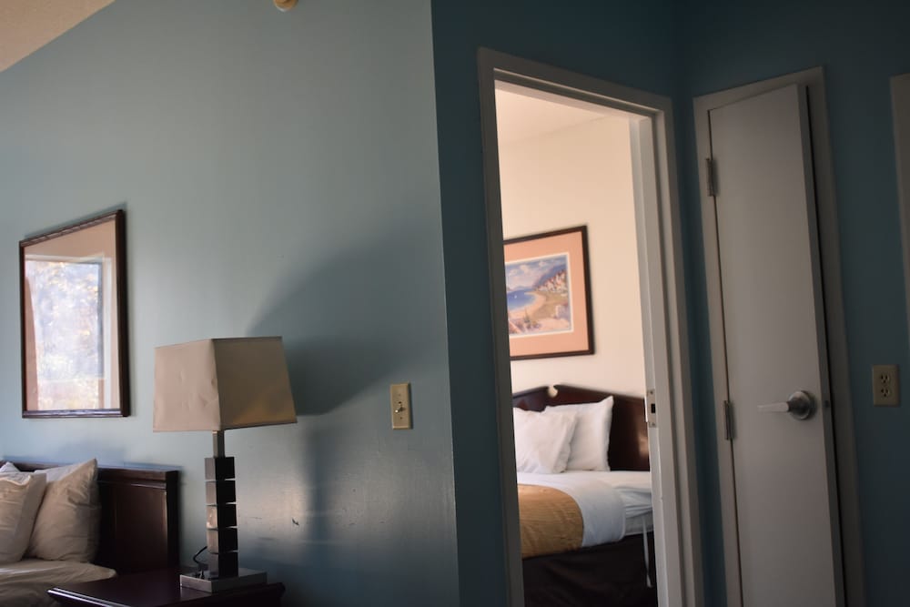Guest Cottage & Suites 43/60