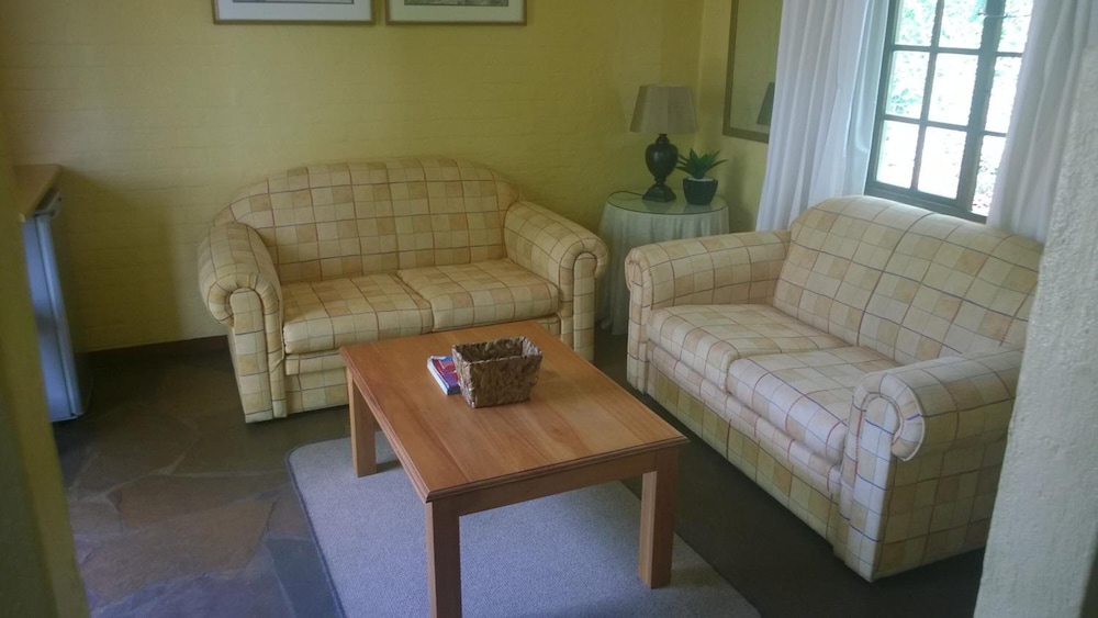 Ascot Inn 29/63