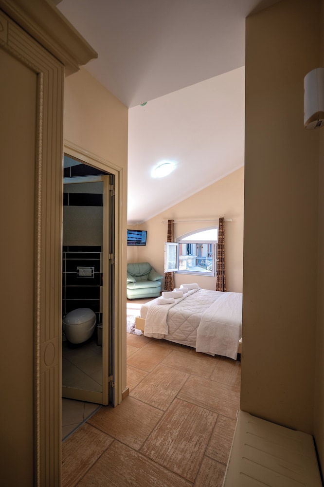 Olimpic Hotel 36/68