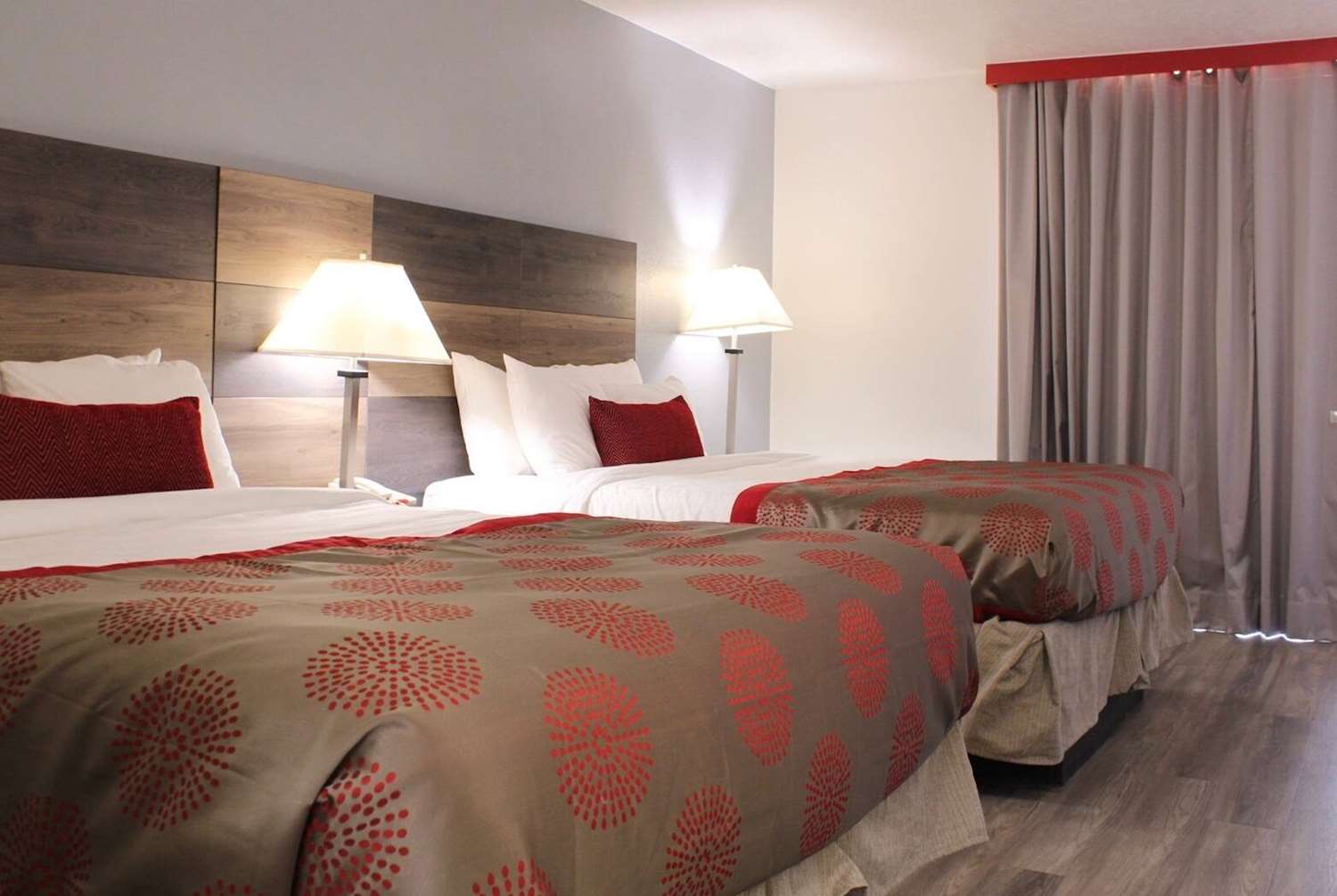 Ramada by Wyndham North Platte & Sandhills Convention Ctr 8/35