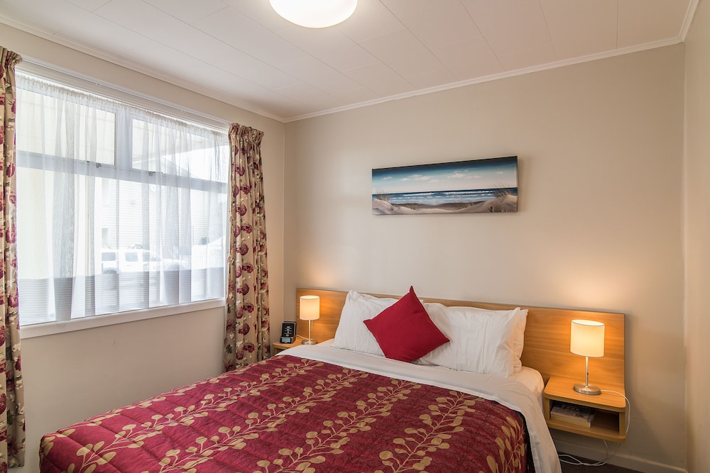 2 Bedrooms, Family, Villa, 1 Single and 3 Queen Beds, Kitchen