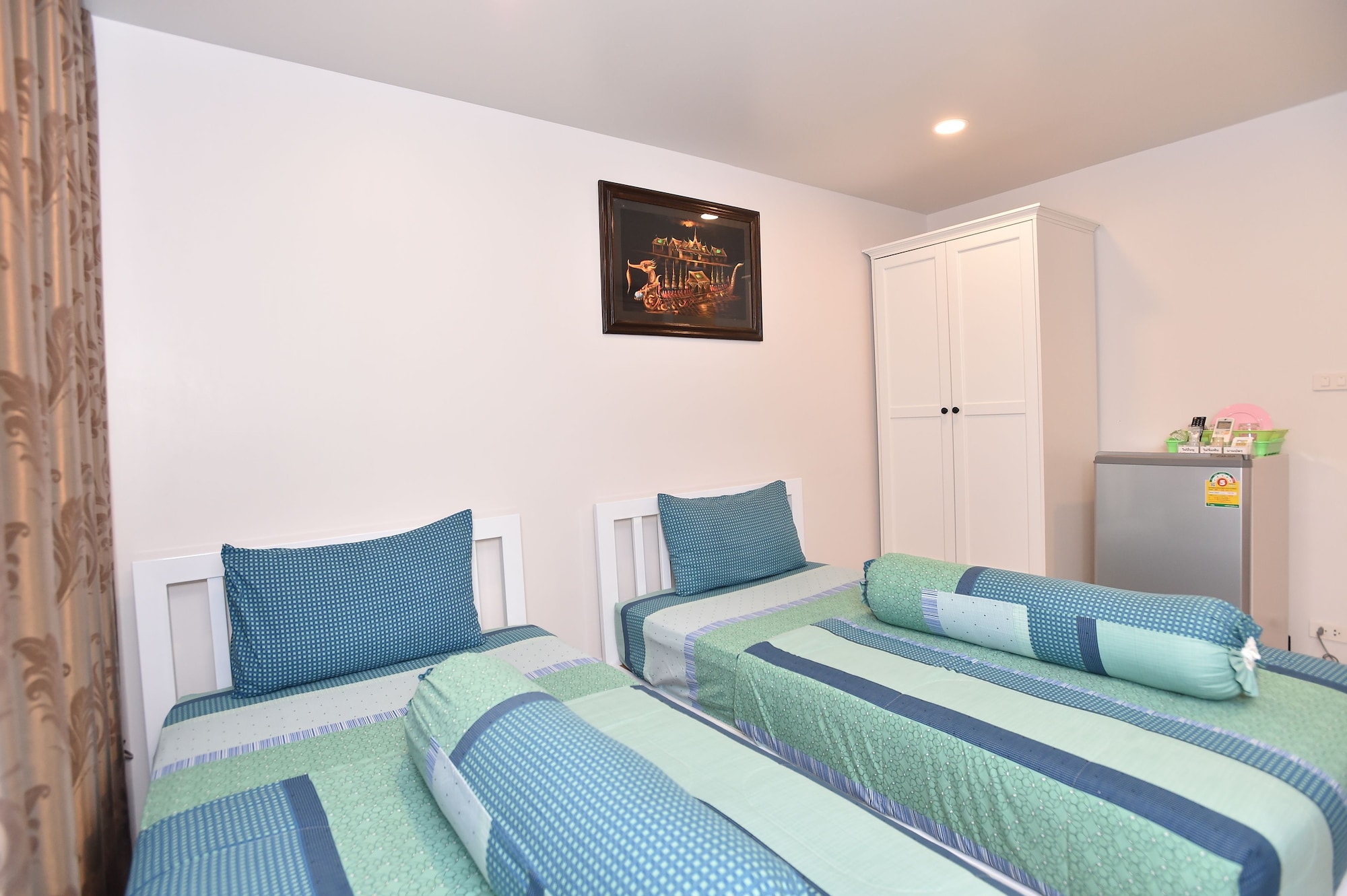 STANDARD, TWIN BEDS