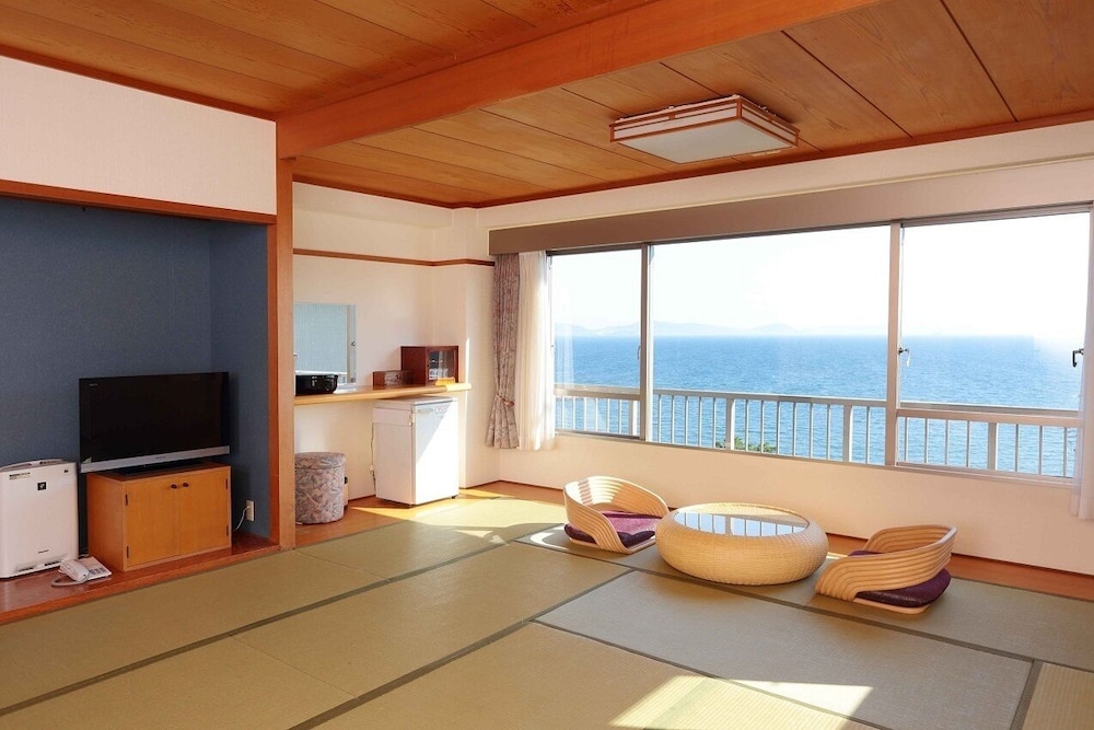Hotel Mikawa Kaiyoukaku 31/45