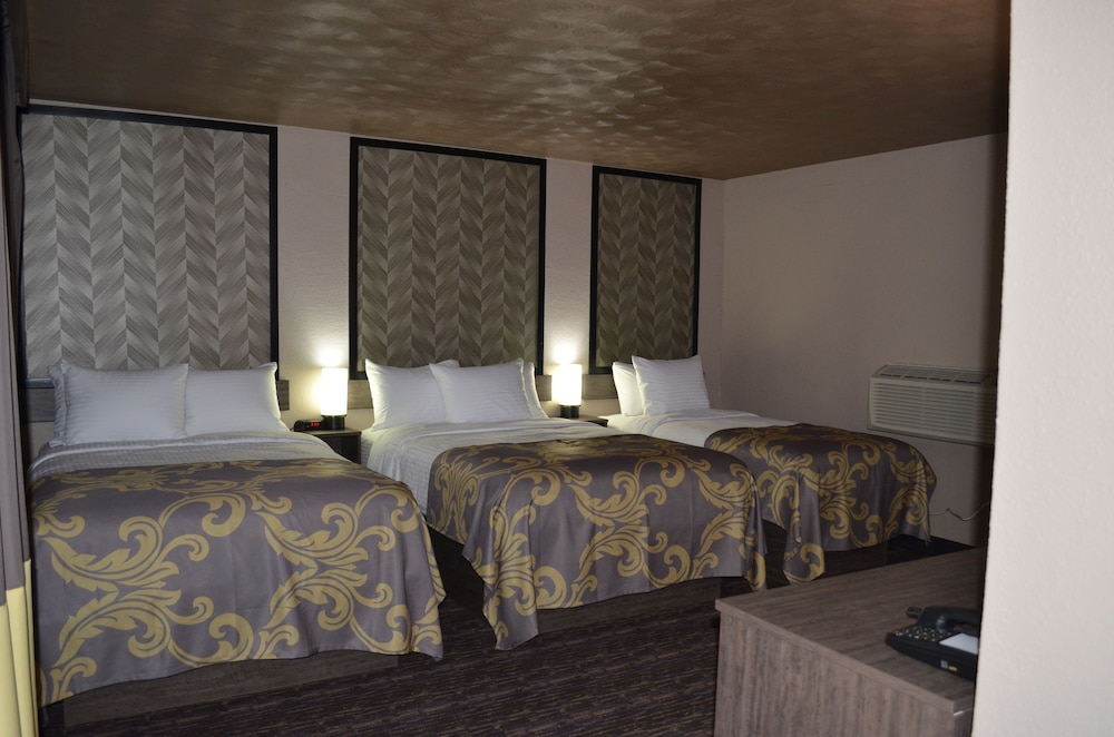 AArya Hotel By Niagara Fashion Outlets 12/44