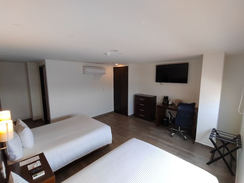 Ramada by Wyndham Tampico Centro 26/56