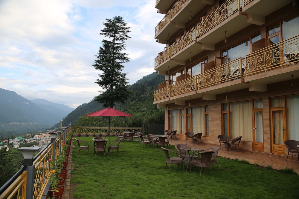 The Holiday Heights Manali 15/18