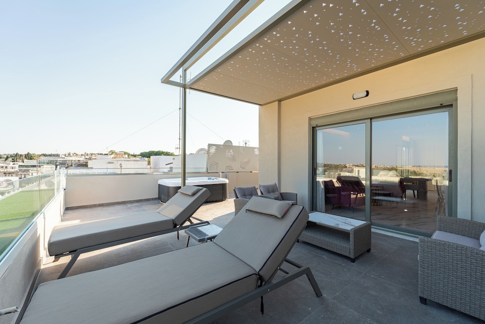 Philia Center Suites 48/73