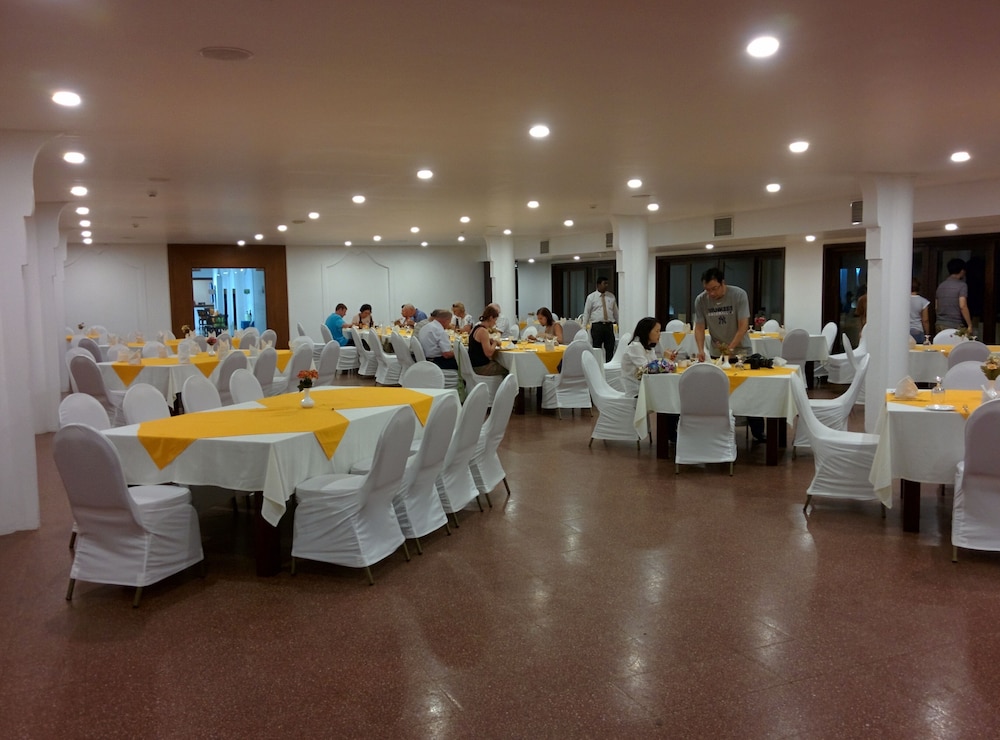 Rajarata Hotels 37/50