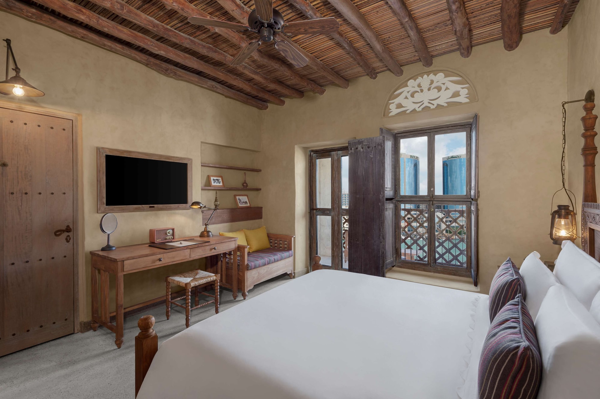HERITAGE, KING BED, BAY VIEW