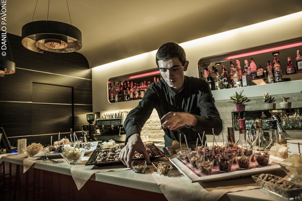 Arli Hotel Business And Wellness 37/41