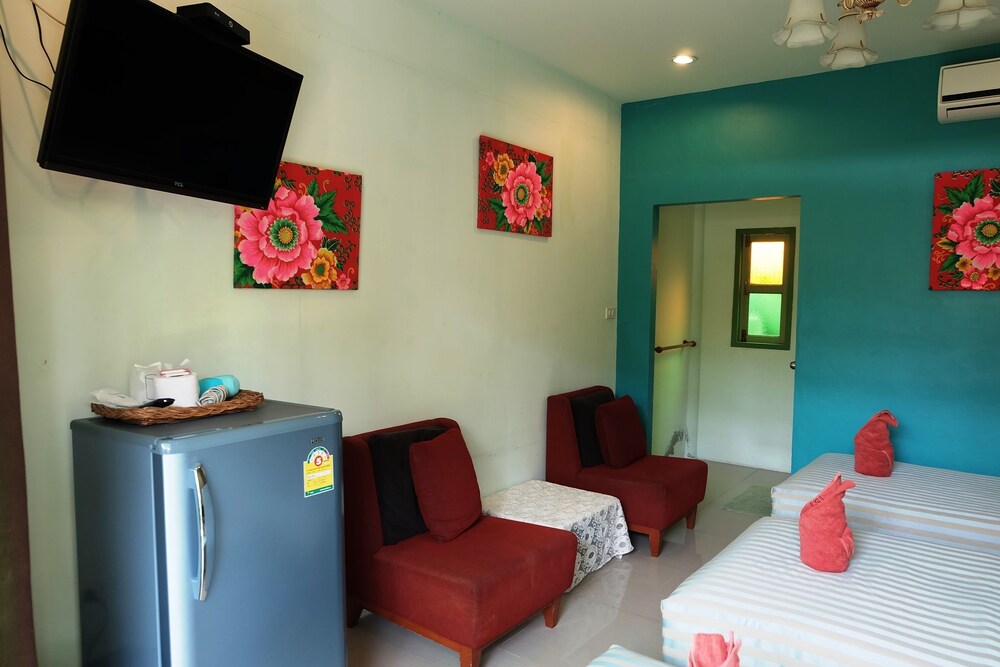 Baanrak Amphawa Homestay 18/61