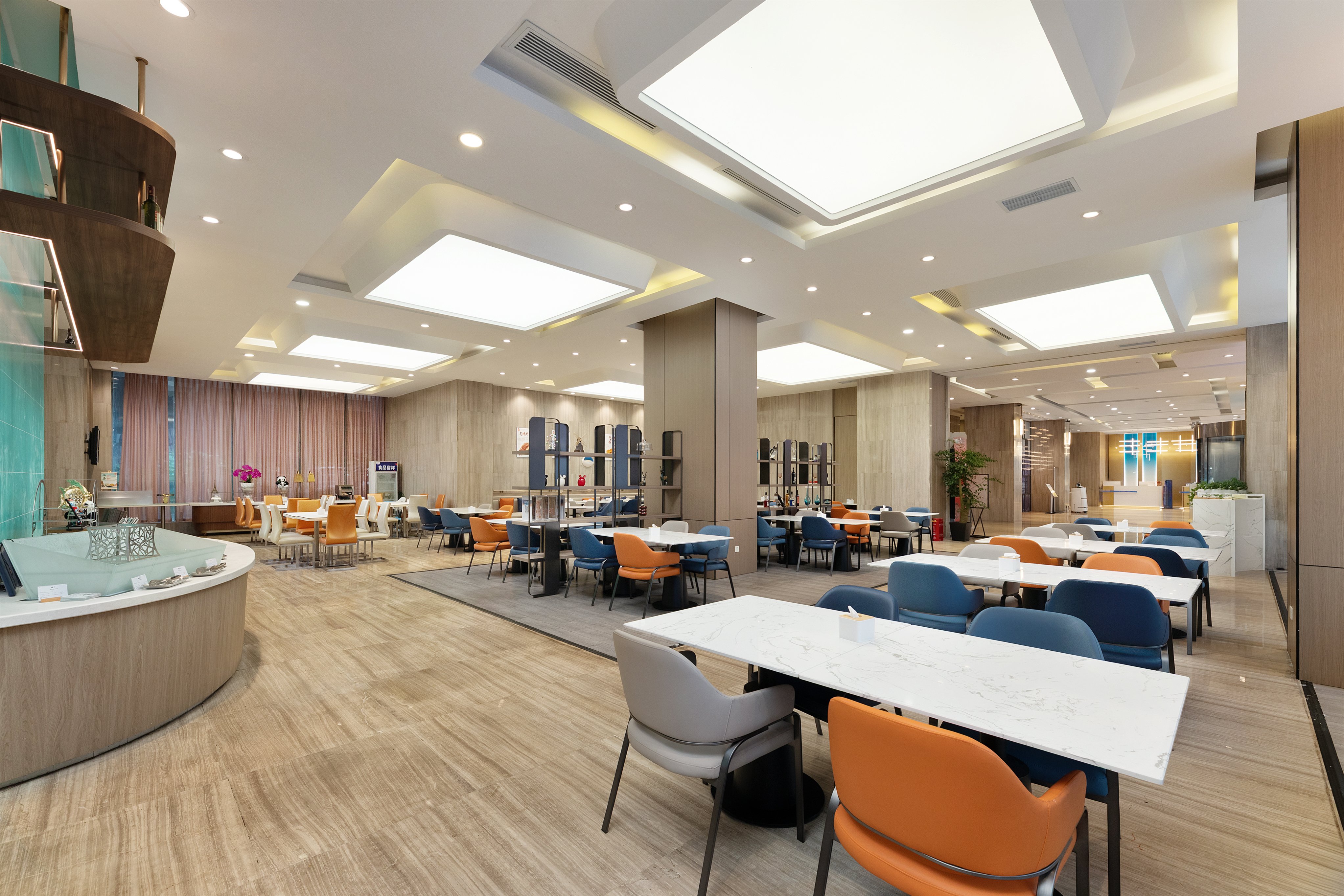 HOLIDAY INN EXPRESS CHENGDU WUHOU 36/48