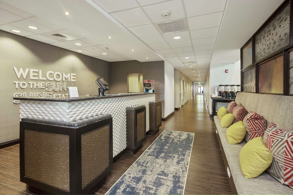 Lobby at HAMPTON INN SUITES ORLANDO APOPKA, APOPKA - FL