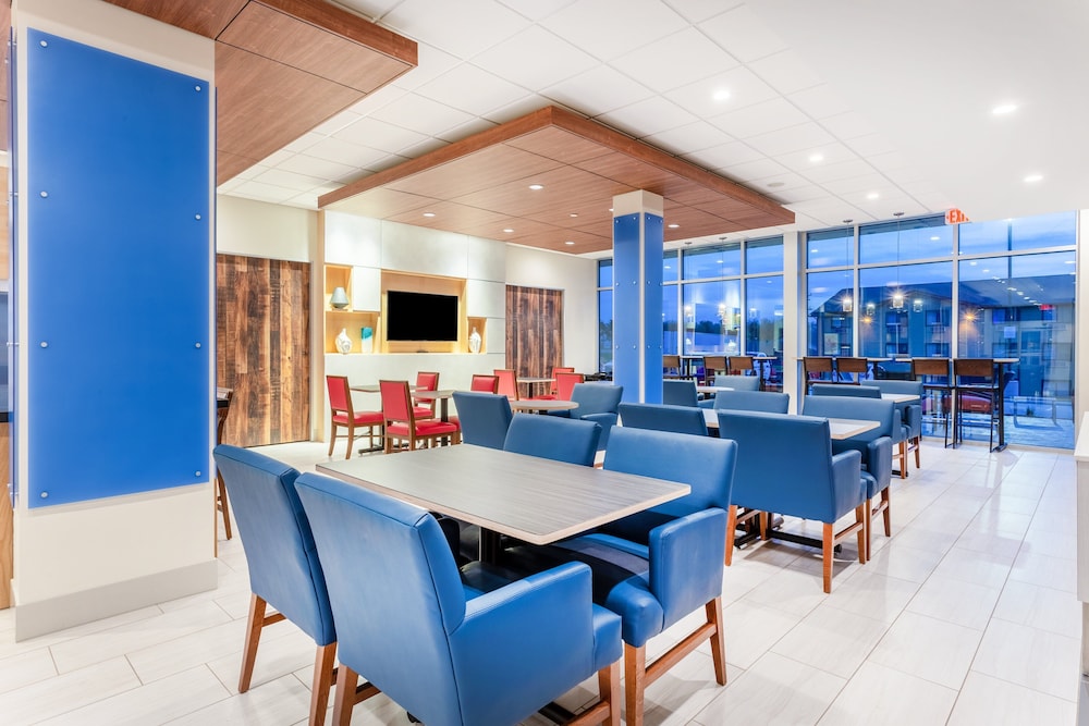 Holiday Inn Express Suites Springfield North 44/60