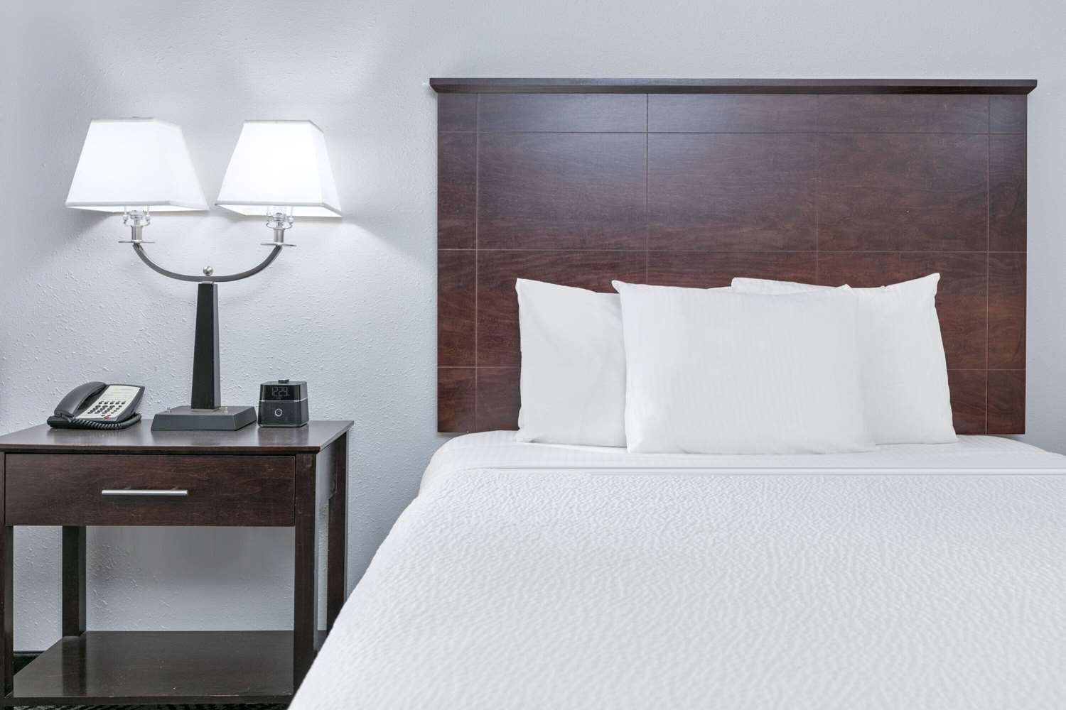 La Quinta Inn & Suites by Wyndham Tulsa Airpt / Expo Square 11/35