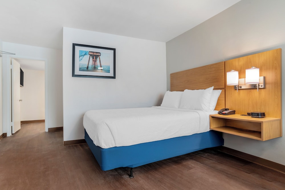 Split, Classic, 2 Queen Beds, Beach Front
