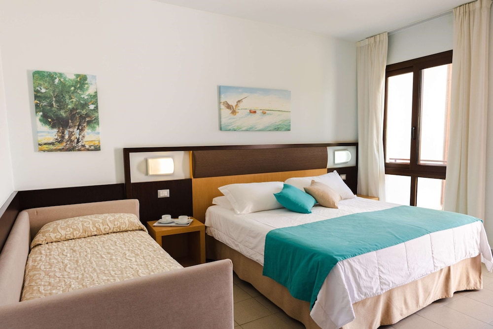 Comfort, Sextuple, 1 Double and 2 Bunk Beds