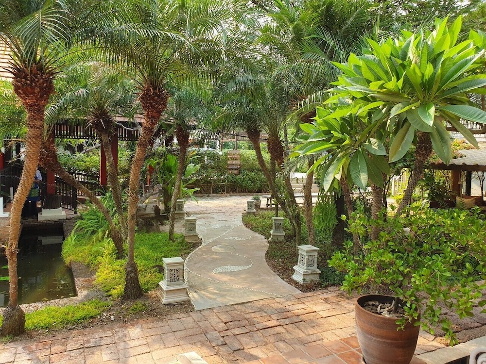 Tharaburi Resort Sukhothai 67/77