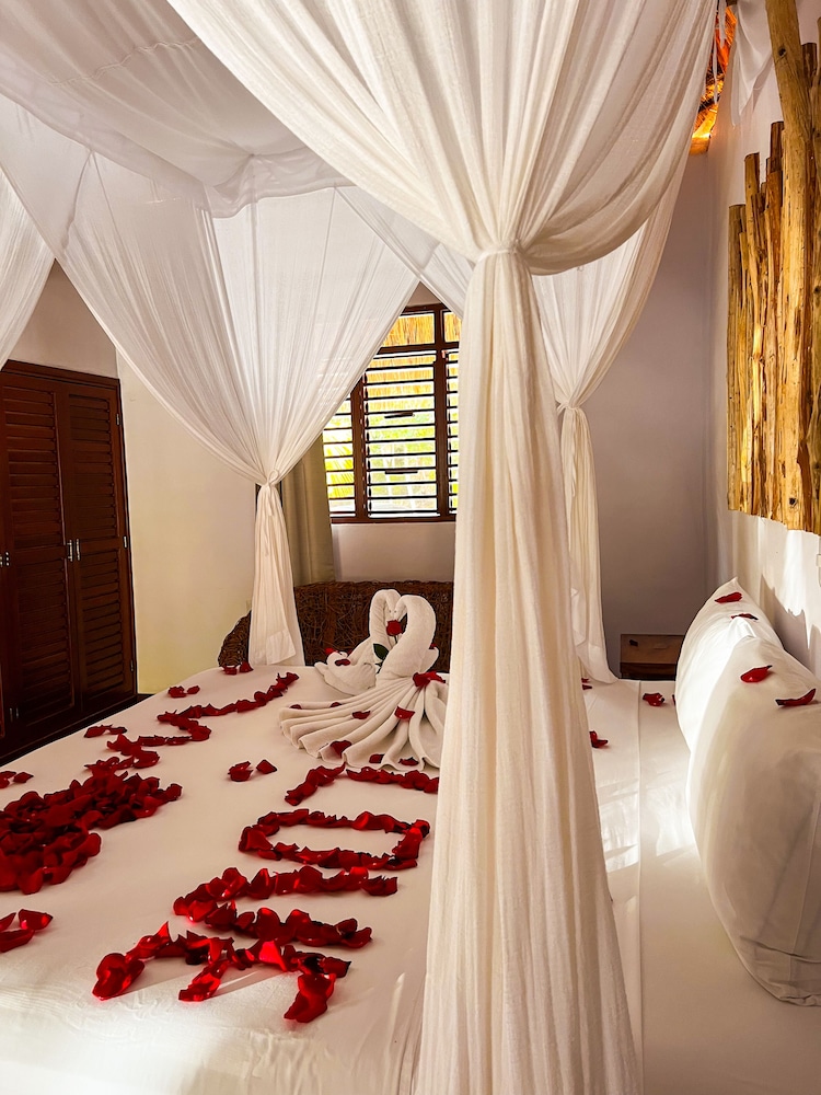 Garden, Bungalow, King Bed