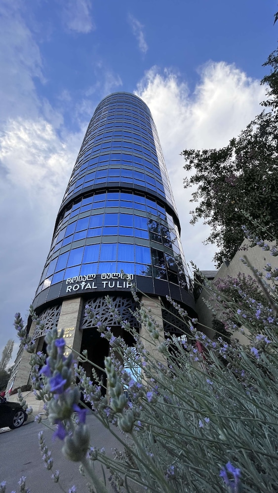 Royal Tulip Hotel and Casino Jewel 41/45