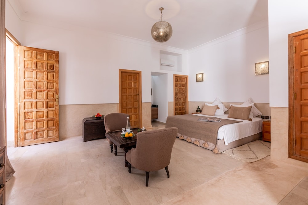 Riad Tahili 35/50