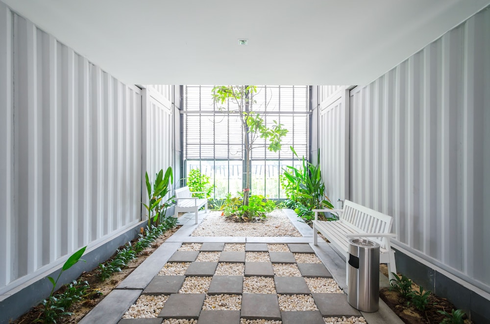 The Box Residence 6/25
