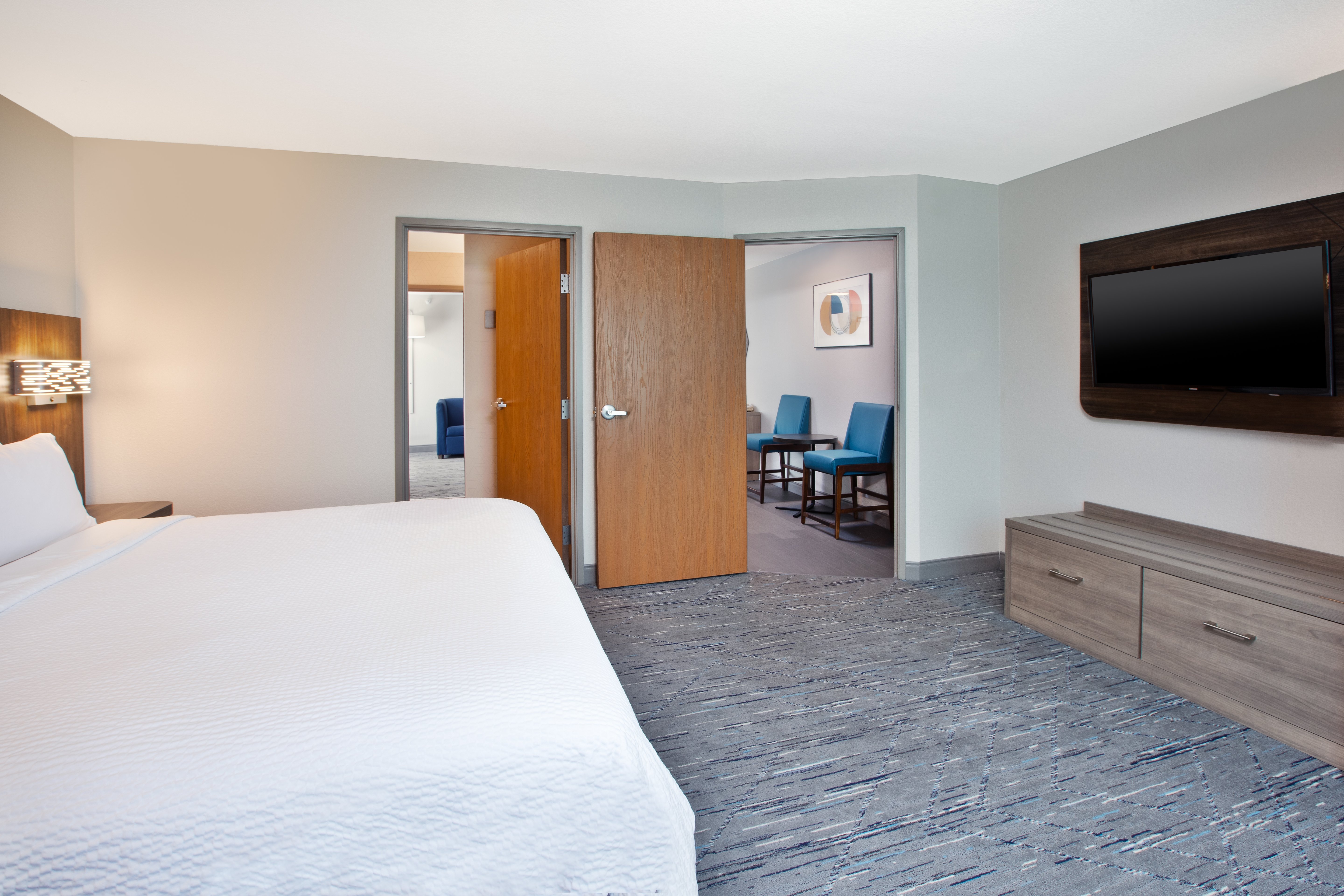 Holiday Inn Express Hotel And Suites Buffalo 33/66
