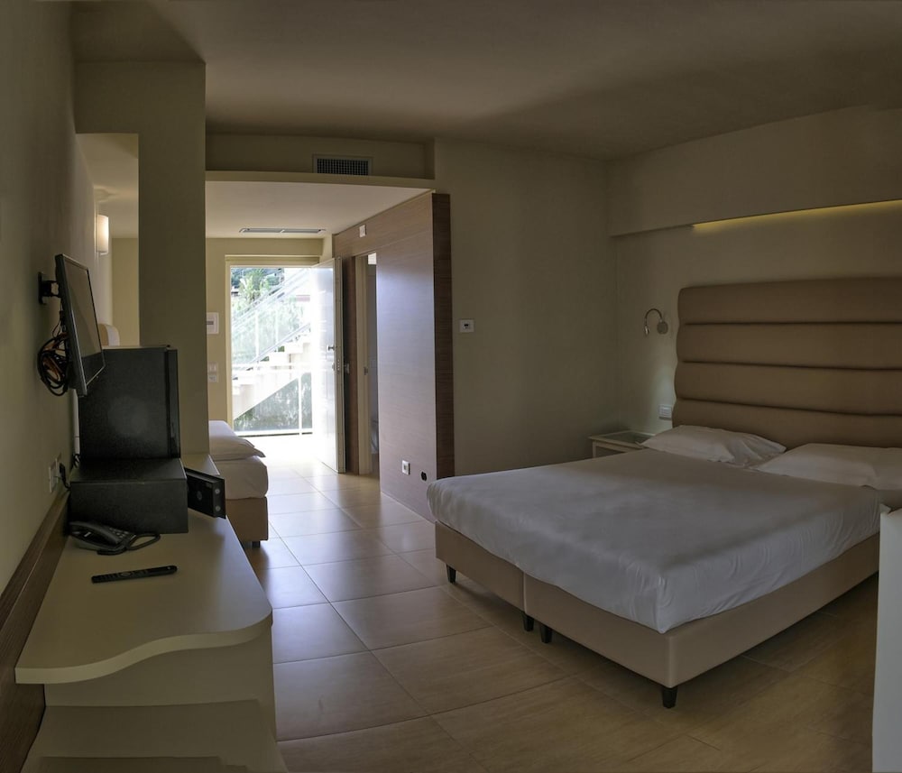 Blue Bay Resort 27/72