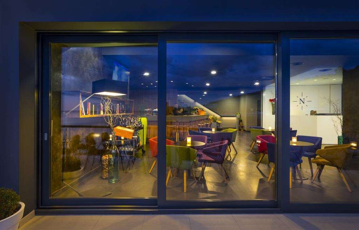 Boutique & Design Hotel Navis 75/77