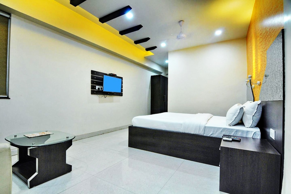 Savera A Business Luxury Hotel 8/26