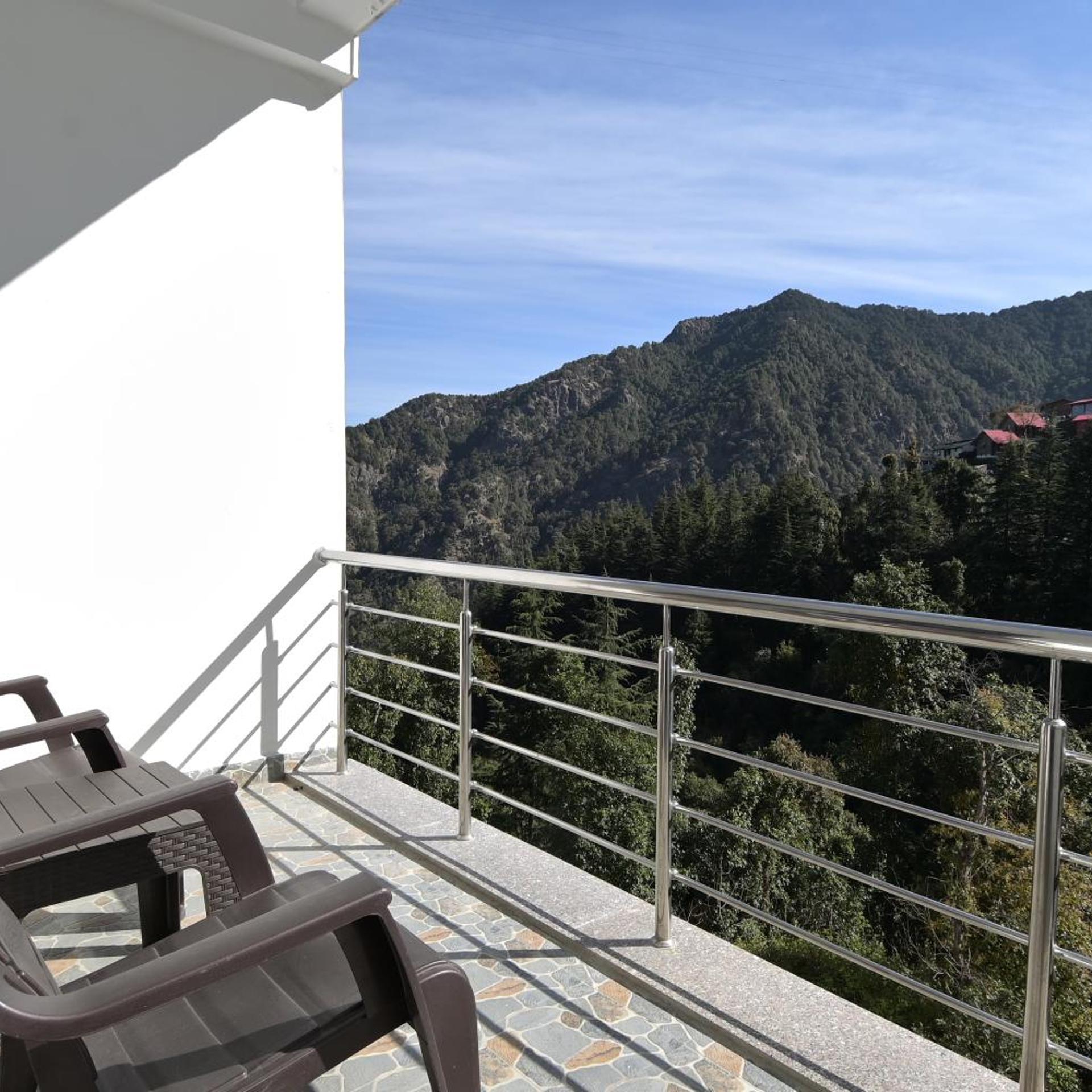 La Riqueza Dhanolti View in DHANAULTI