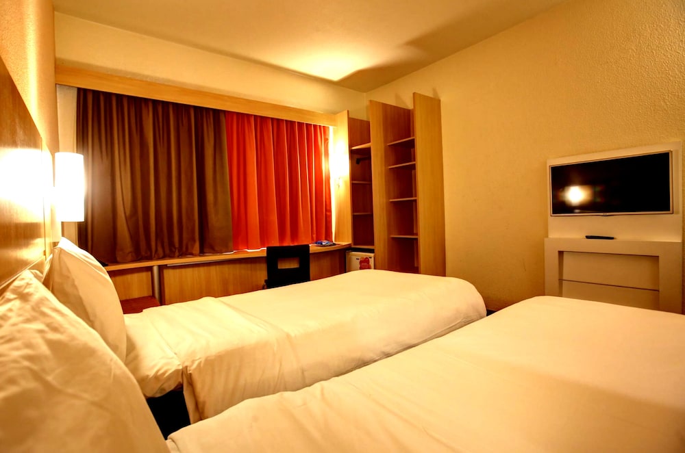 Ibis Vitoria Praia Do Canto 38/75