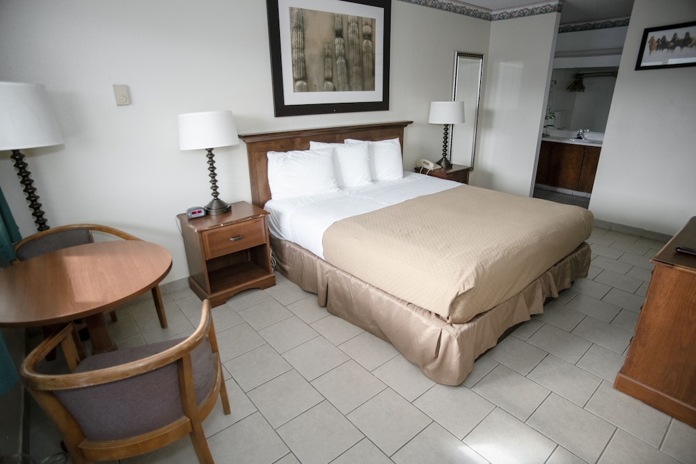 PACIFIC INN 12/23
