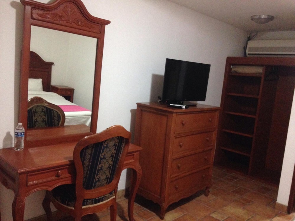 Hotel Meson del Mar 30/41