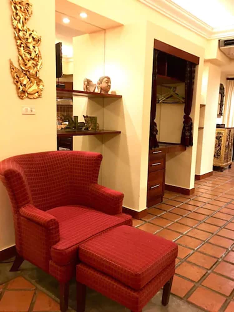 Nirvana Boutique Suites 33/50