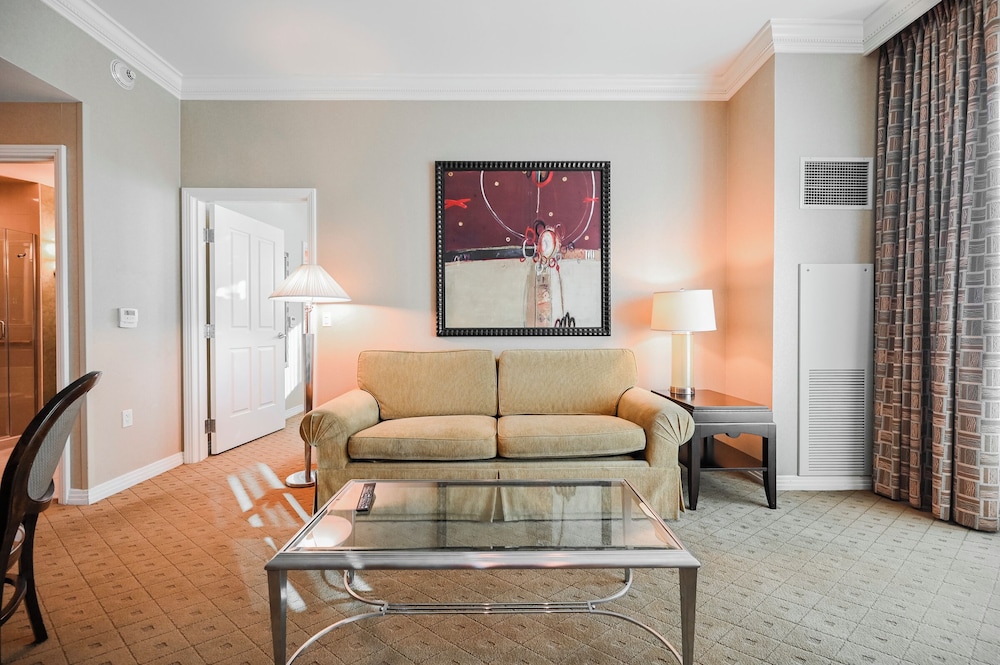 Stripviewsuites At Signature 44/73