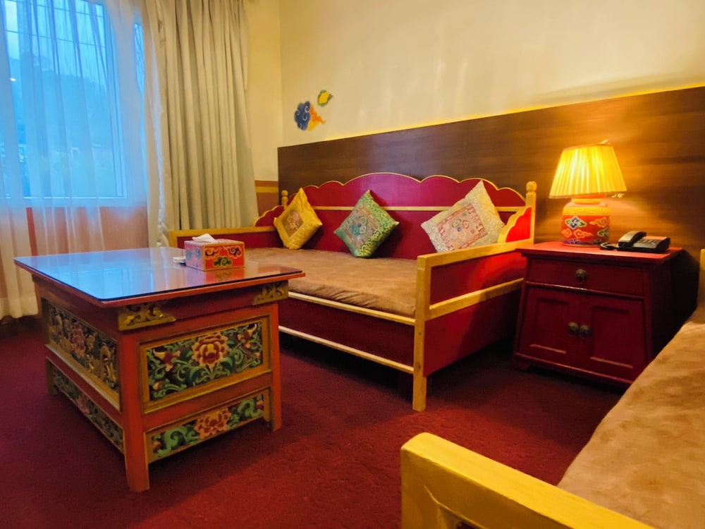 Three Jewels Boutique Hotel 50/74