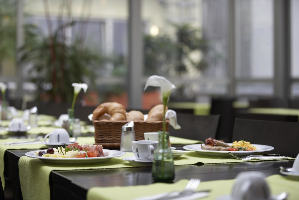 Intercity Hotel Wien 52/65