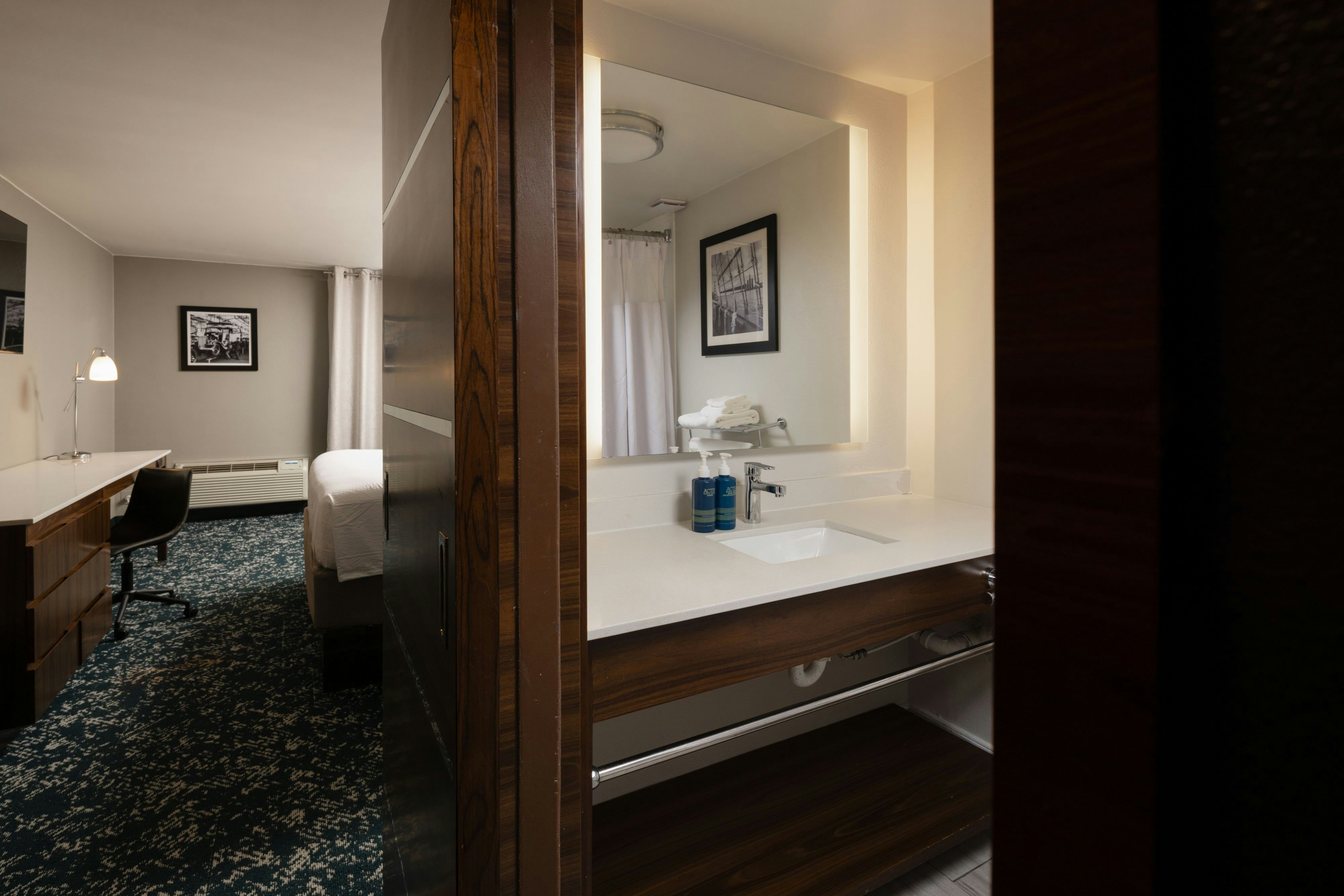 FOUR POINTS BY SHERATON DETROIT NOVI 61/63