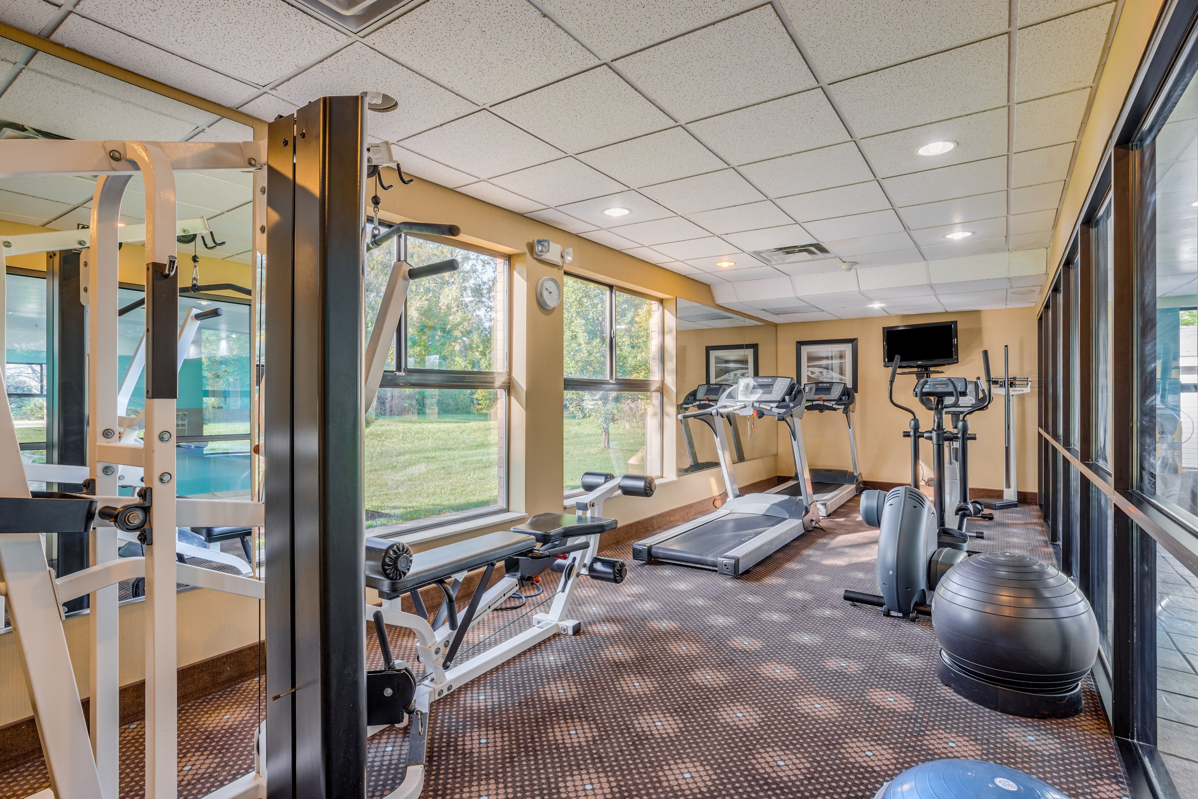 Holiday Inn Express Hotel Suites Canton 36/62