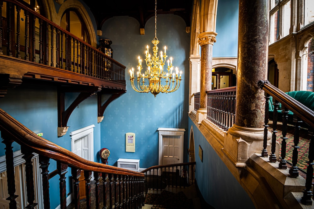 Brownsover Hall Hotel 60/63