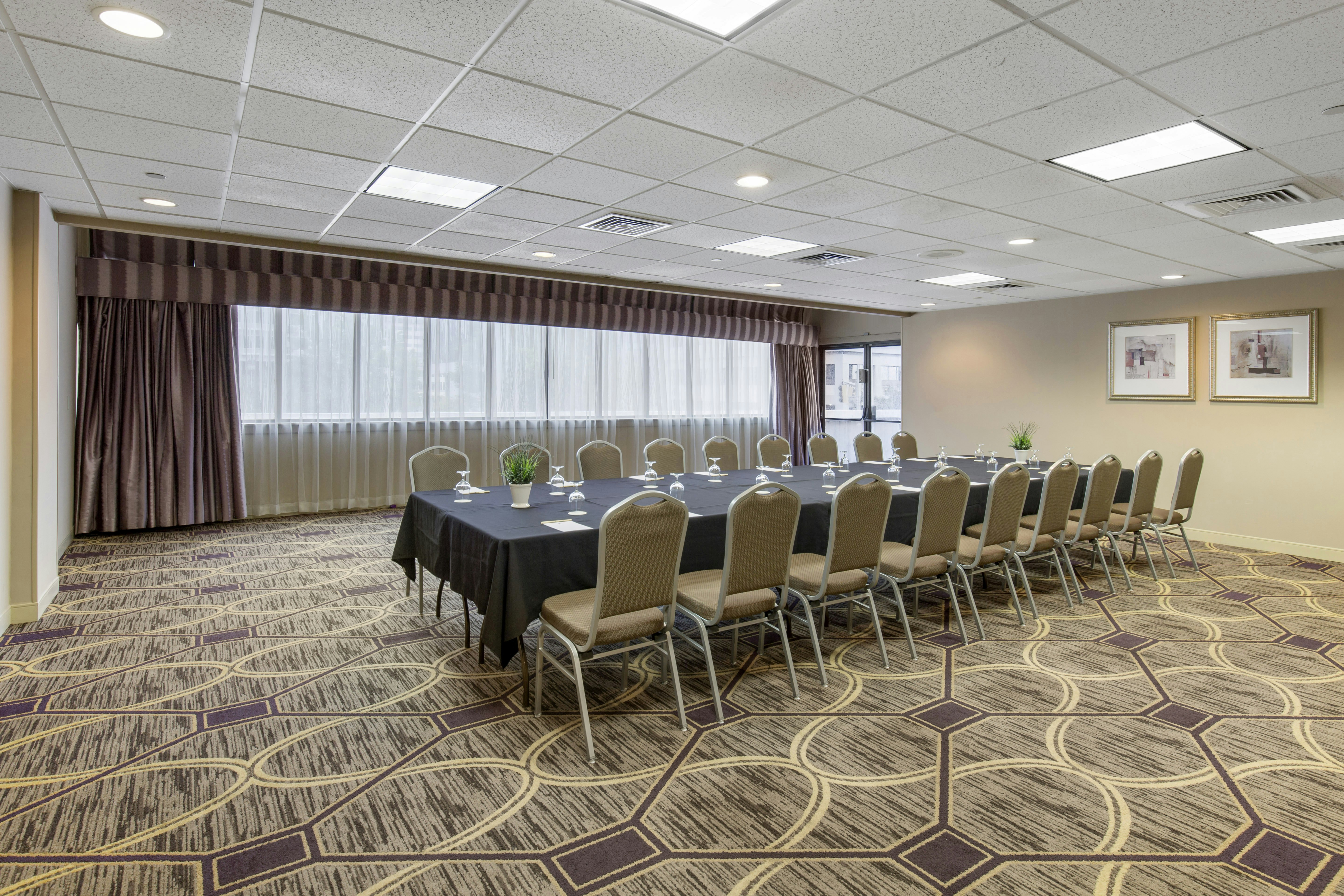 Doubletree Hotel Downtown Wilmington Legal 47/60