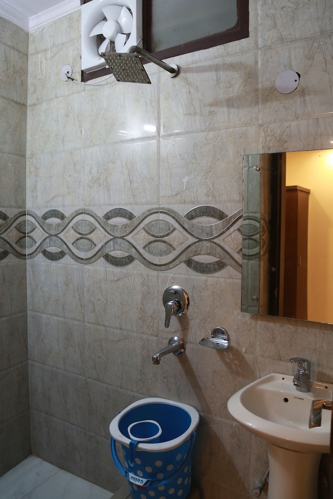Hotel Shivam International 22/25