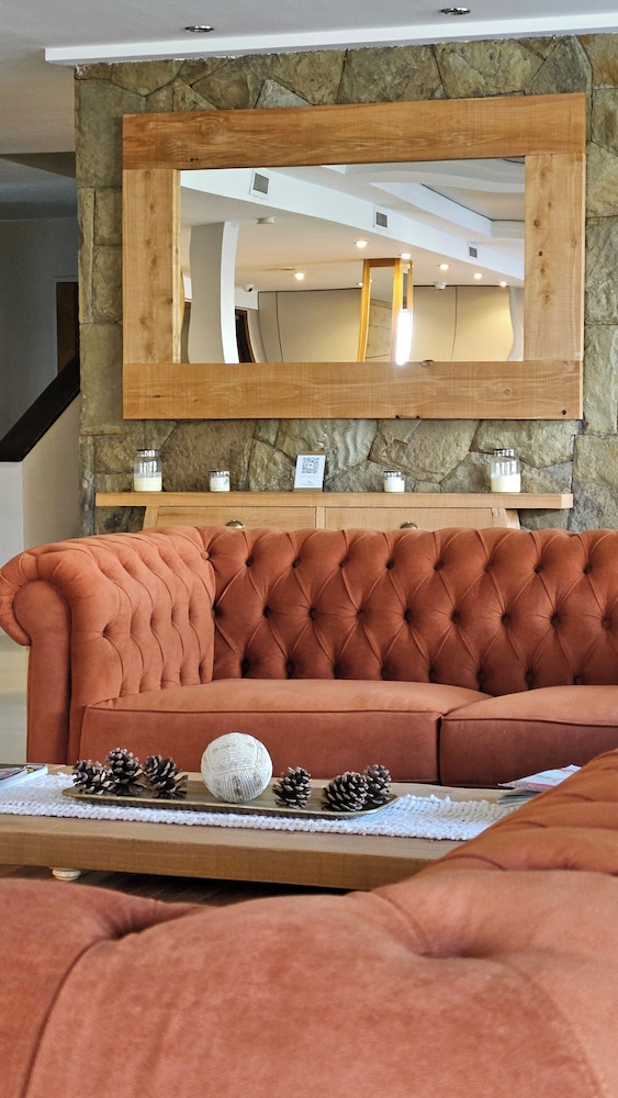 Cumbres Hotel 10/50