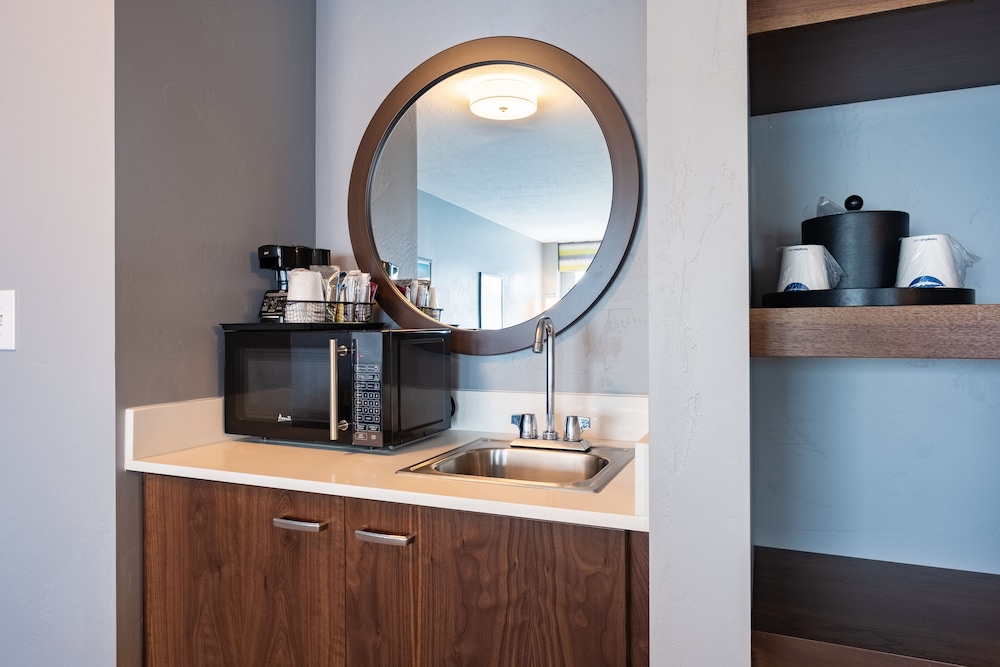 Hampton Inn Suites Salt Lake City Airport 60/82