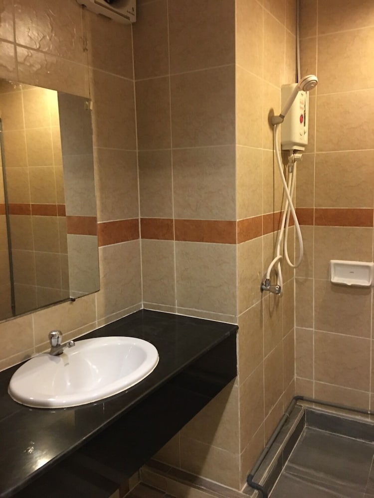 Tamarind Residences 45/51
