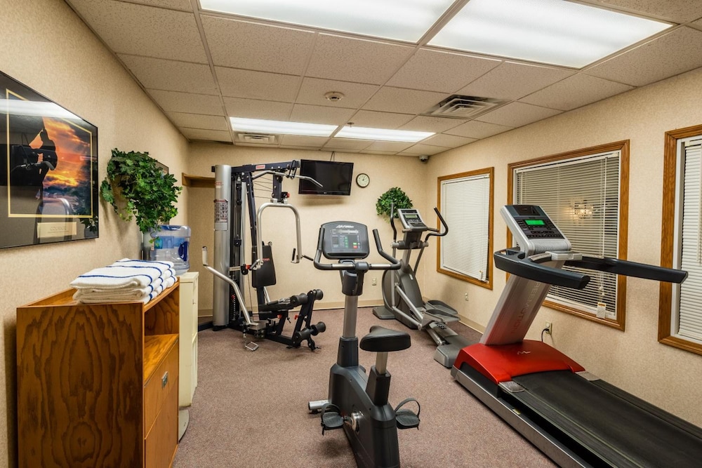 Coshocton Village Inn and Suites 32/68