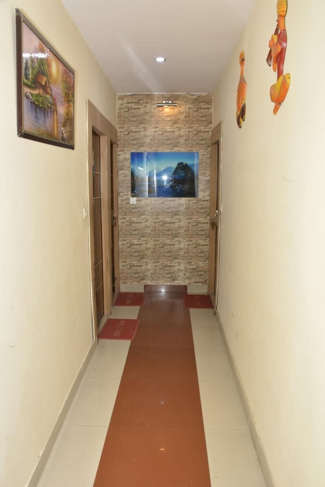Hotel Dharam Villa 5/15