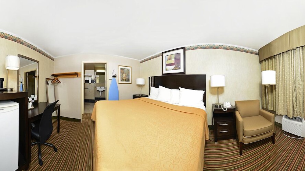 FairBridge Inn Express Pittsfield MA 13/51
